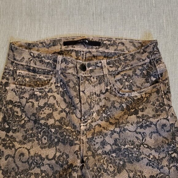 Joe's Jeans Skinny Fit in Chantilly Lace 0 - Picture 4 of 6